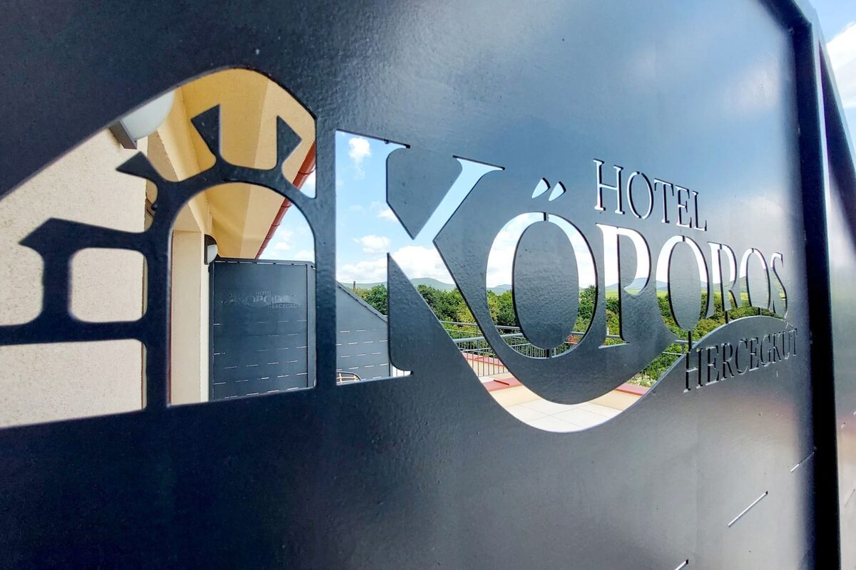 Hotel Kőporos Hercegkút**** épülete