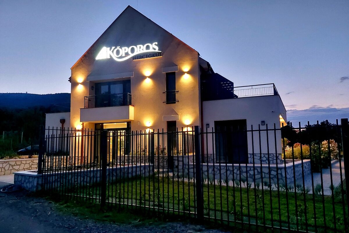 Éjszaka a Hotel Kőporosban