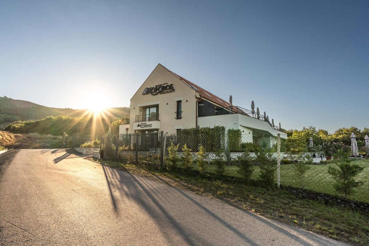 Hotel Kőporos Hercegkút ****
